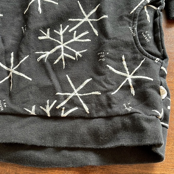 Miles Baby Toddler Sweatshirt Dress 4T Black Snowflake Design - Picture 2 of 4